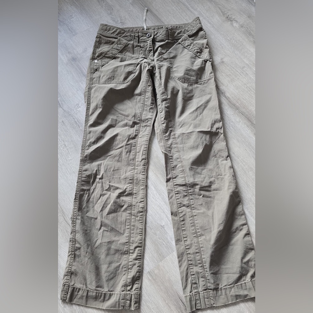 MEC Woman’s Khaki Cargo Pants